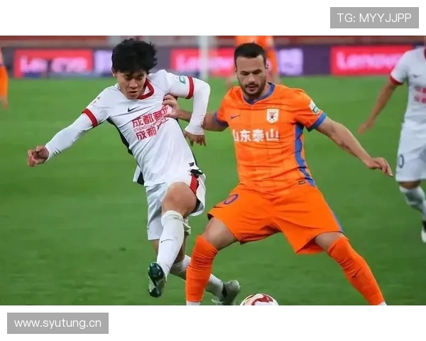 战术核心与球员选择引发泰山球队内部裂痕:年轻化进程遭遇老将保守策略之争