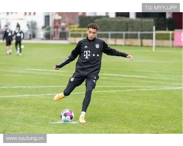 穆西亚拉进攻选择与团队适配性分析：是否过于个人主义