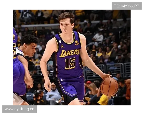 约什·史密斯突破能力提升助球队关键时刻得分拉开差距